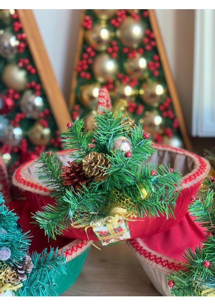 Lüks Büyük Yılbaşı Özel Tasarım Kozalak Hediye Paketi Çam Süslü Sepet Noel Kırmızı fiyatları