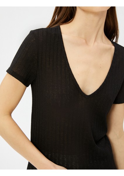 V Yaka Tişört Slim Fit indirimleri