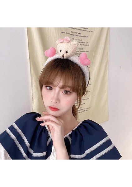 Trend Moda Pofuduk Peluş Oyuncak Ayıcıklı Taç Kadın Çocuk Tacı Ayılı Kalpli Beyaz