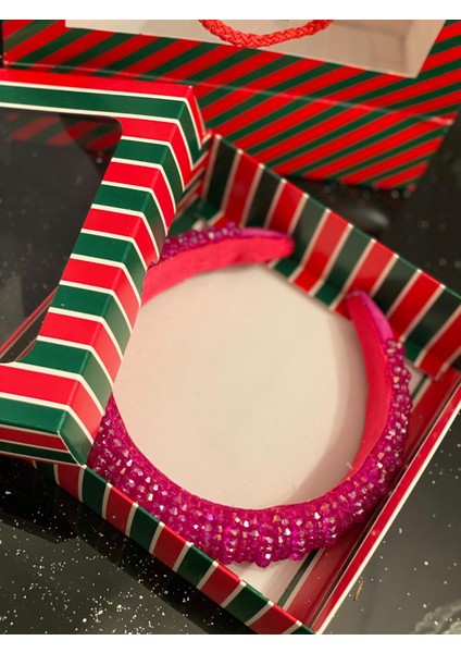 Yılbaşı Özel Gün Lüks Kristal Taş Kaplamalı Kadın Tacı Taşlı Taç Hediye Kutulu Kına Nişan Fuşya fiyatları