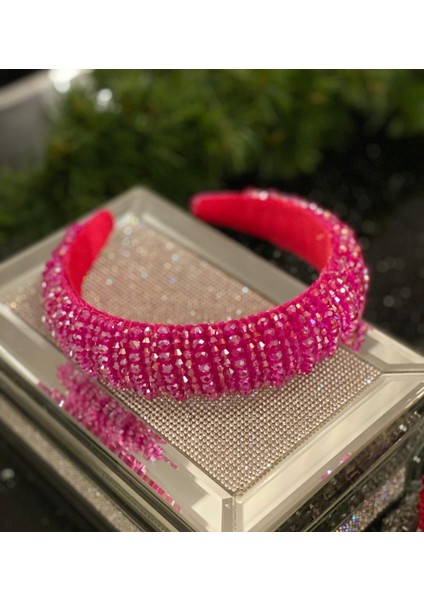 Yılbaşı Özel Gün Lüks Kristal Taş Kaplamalı Kadın Tacı Taşlı Taç Hediye Kutulu Kına Nişan Fuşya modelleri