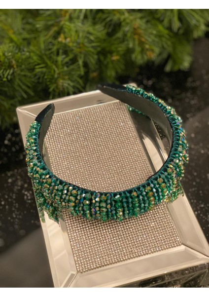 Yılbaşı Özel Gün Lüks Kristal Taş Kaplamalı Kadın Tacı Taşlı Taç Hediye Kutulu Kına Nişan Yeşil fırsatları