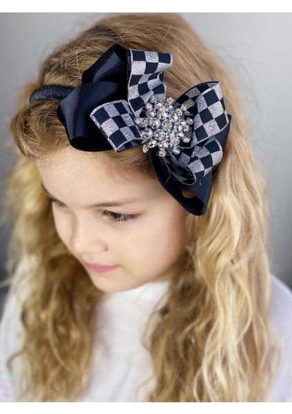 Özel Tasarım Lüks Dama Kare Siyah Gümüş Taş Broşlu Taç Kadın Çocuk Tacı fiyatları