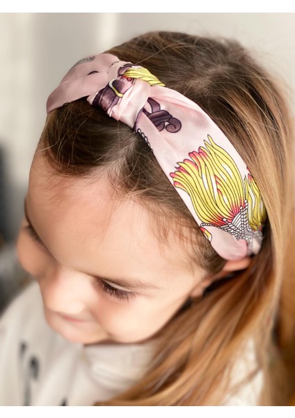 Saten Düğümlü Geniş Eşarp Fular Zincir Desenli Taç Kadın Çocuk Tacı Pembe