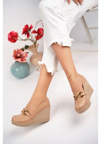 Dolgu Taban Tokalı Nut Cilt Kadın Ayakkabı