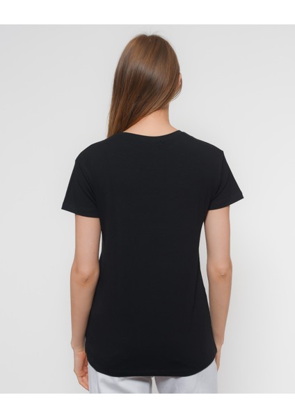 Kadın %100 Pamuklu Regular Fit Kısa Kollu Düz Renk Bisiklet Yaka Tişört indirimleri