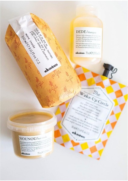 Nounou Nourishing Yıpranmış ve Kuru Saçlar Için Doğal Saç Maskesi 250 ml fırsatları