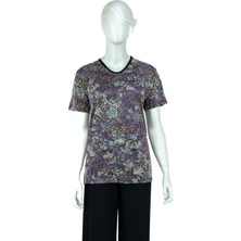 Oppland Kadın Çiçek Desenli Hafif V Yaka Kısa Kollu Tam Kalıp Normal Kesim Likralı Turlu Viskon Penye Kumaş Anne Bluz