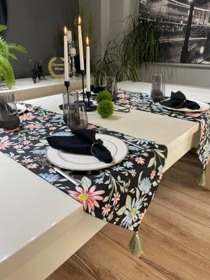 Decamor Home Dertsiz Çiçek Desenli Püsküllü Runner