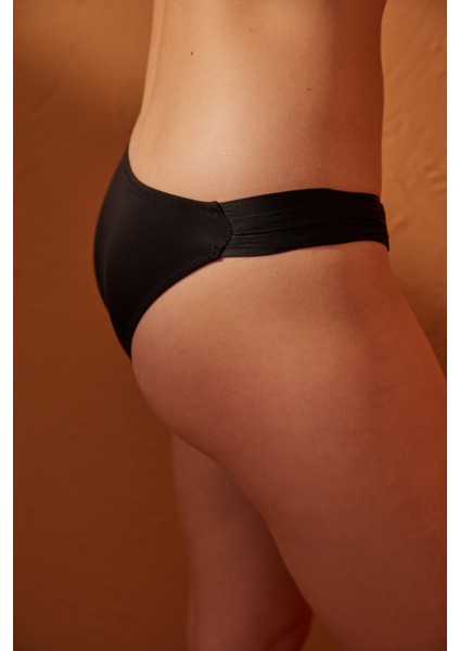 Basic Hipkini Siyah Bikini Altı modelleri