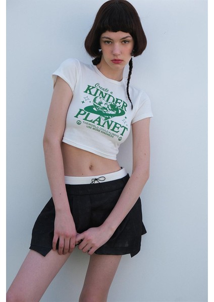 Create A Kinder Planet Baskılı Beyaz Crop fiyatları