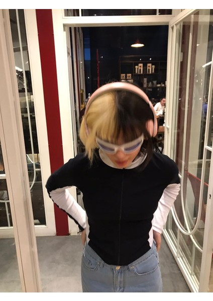 Line Detail Fermuarlı Siyah Crop modelleri