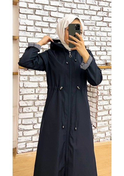 Lacivert Içi Çizgili ve Kendinden Astarlı Su Geçirmez Kadın Trençkot fırsatları