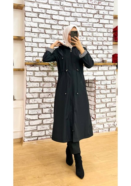 Siyah Içi Çizgili ve Kendinden Astarlı Su Geçirmez Kadın Trençkot fiyatları