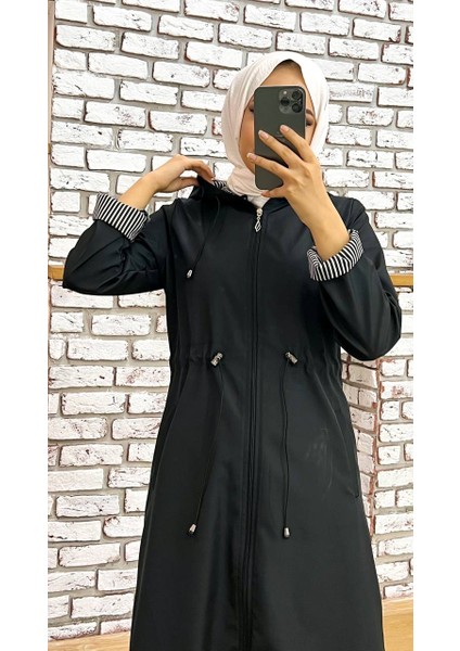 Siyah Içi Çizgili ve Kendinden Astarlı Su Geçirmez Kadın Trençkot indirimleri