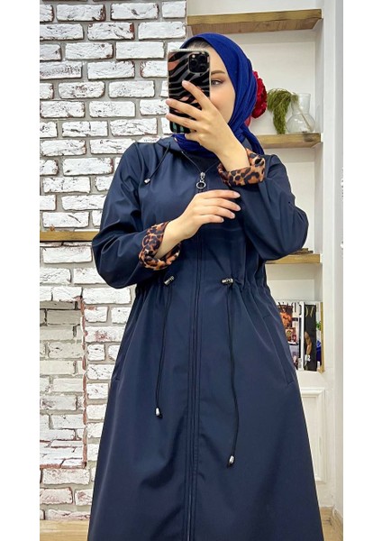 Lacivert Içi Leopar Desenli ve Kendinden Astarlı Su Geçirmez Kadın Trençkot modelleri