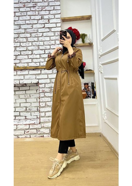 Taba Içi Leopar Desenli ve Kendinden Astarlı Su Geçirmez Kadın Trençkot