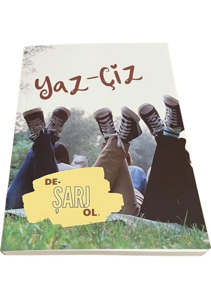 Yaz Çiz Deşarj Ol Defter ( Ayakkabılar Desenli Düz Yapraklı )