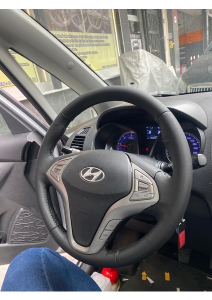 Hyunda ix20 derisi sökülerek yapılan bentley desen direksiyon kılıfı