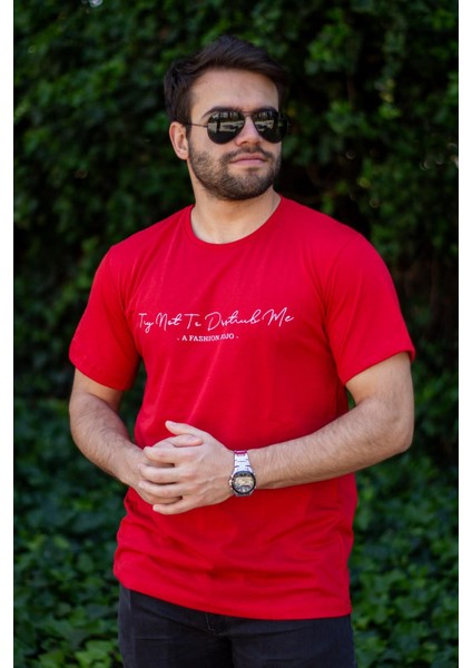 Erkek Kırmızı El Yazısı Imza Baskı Kısa Kollu Bisiklet Yaka Erkek T-Shirt 22ETSHEYAZ modelleri