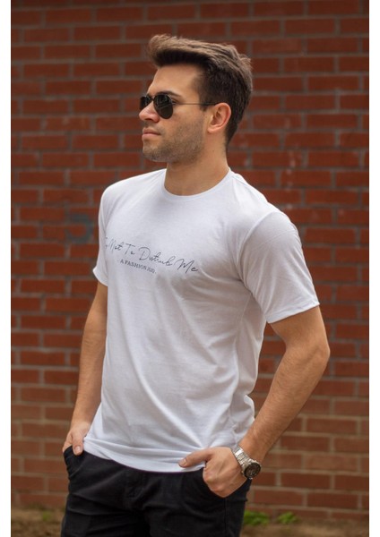 Erkek Beyaz El Yazısı Imza Baskı Kısa Kollu Bisiklet Yaka Erkek T-Shirt 22ETSHEYAZ modelleri