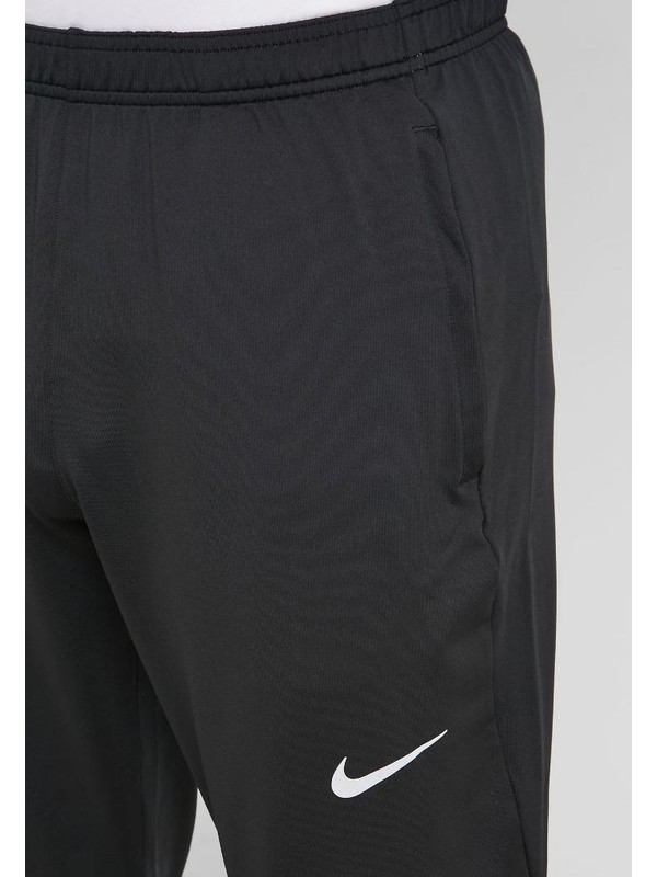 nike phenom essential