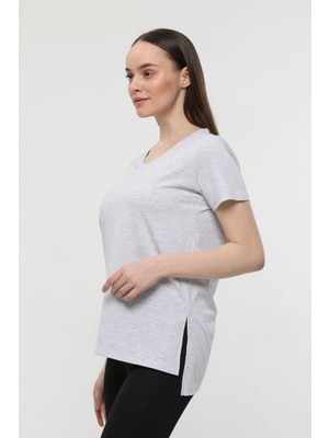 Defy's Kadın V Yaka Kısa Kollu Arkası Uzun Regular Fit Basic Tişört Kar Melanj