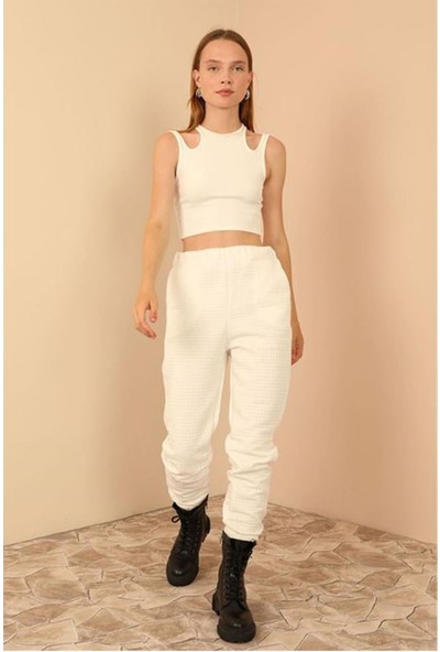 Aradım Taradım Kapitone Kumaş Paçası Lastikli Kadın Pantolon-Ekru