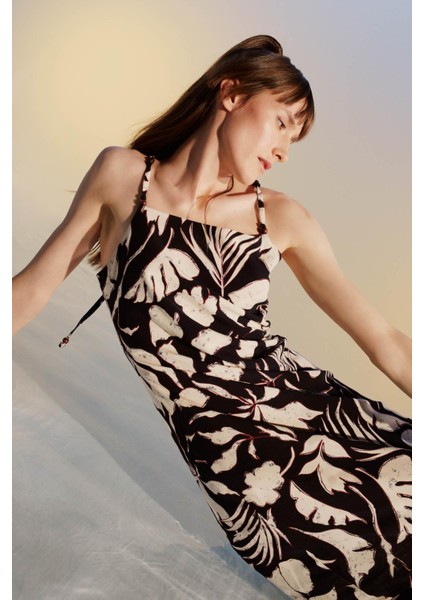 Bodycon Kare Yaka Floral Keten Karışımlı Askılı Midi Elbise A3320AX23HS fiyatları