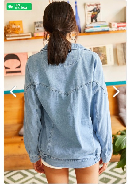 Kadın Mavi Cepli Fermuarlu Çıtçıtlı Uzun Denim Ceket fırsatları