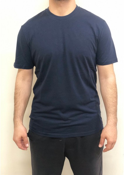 Basic T-Shirt