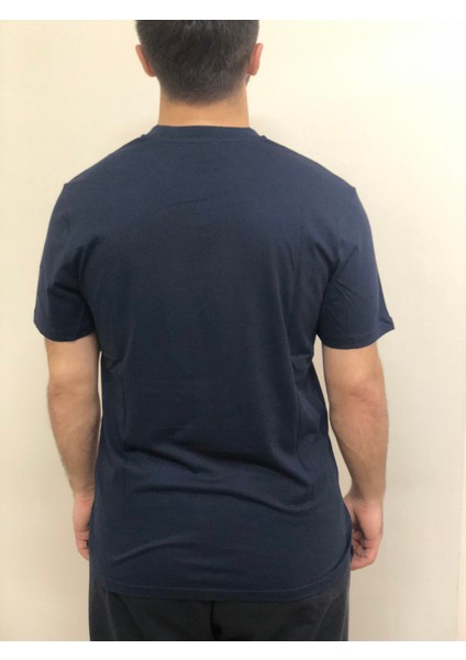 Basic T-Shirt