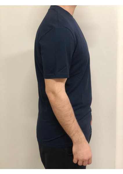 Basic T-Shirt