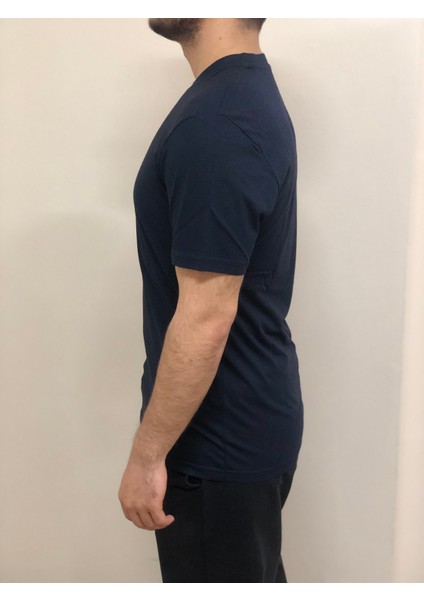 Basic T-Shirt
