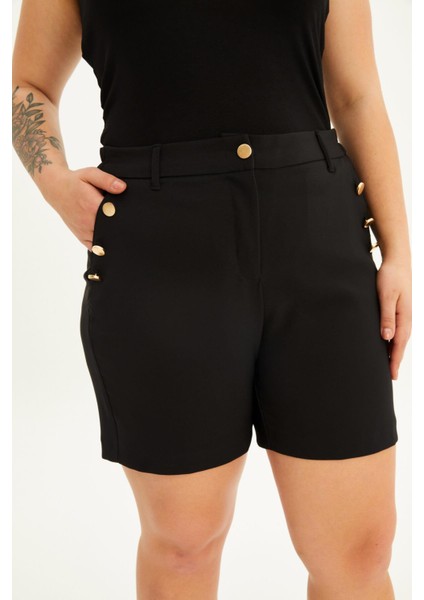 Cep Detaylı Metal Düğmeli Şort fırsatları