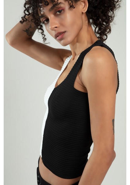 Beyaz-siyah Iki Renkli Kadın Spor Askılı V Yaka Yığma Desen Triko Atlet Crop Top Bluz SFYZ1004