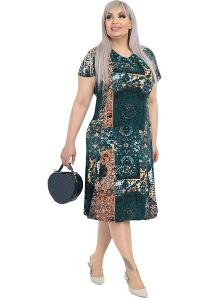 Butik Yeşil Etnik Desen Kısa Kollu Büyük Beden Midi Elbise