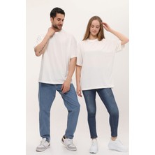 giyadda Unisex Kırık Beyaz Oversize Bol Kalıp Basic T-Shirt (Sevgili Çift Kombini Tavsiyesi)