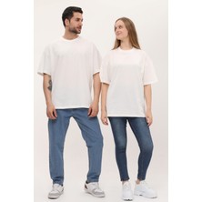 giyadda Unisex Kırık Beyaz Oversize Bol Kalıp Basic T-Shirt (Sevgili Çift Kombini Tavsiyesi)