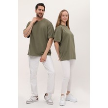 giyadda Unisex Haki Oversize Bol Kalıp Basic T-Shirt (Sevgili Çift Kombini Tavsiyesi)