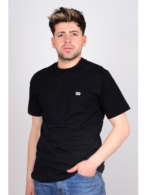 Lee L60UFQ01 Siyah Önü Yazılı Bisiklet Yaka Erkek T-Shirt