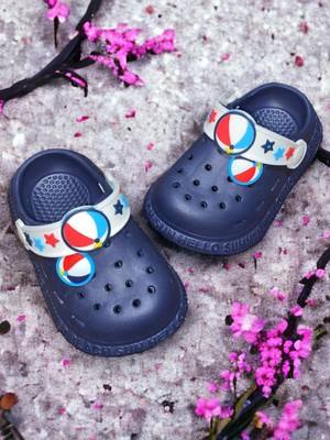 Calx Çocuk Lacivert Renk Top Figürlü Kaydırmaz Ortopedik Sandalet Crocs Terlik