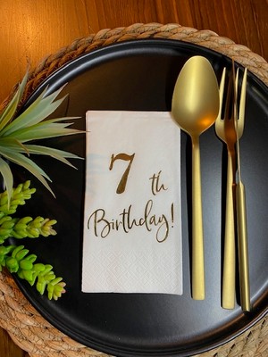 Kidspartim Gold Yaldızlı Beyaz Yedi Yaş Bırthday Garson Katlama Peçete 16 Lı