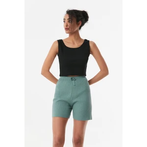 Kadın Fitilli Bağcıklı Penye Şort Rahat Kesim ve Nefes Alabilir Kumaş Özelliği ile