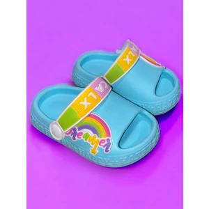 Çocuk Mavi Renk Figürlü Yeezy Önü Açık Kaydırmaz Sandalet Crocs Terlik