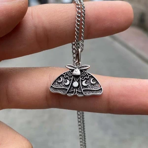 Herşey Nota Phases Of The Moon Moth Kolye