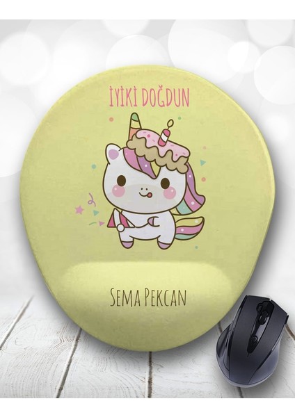 Atölye Çizgi Iyiki Doğdun Unicorn Temalı Kişiye Özel Kupa Bardak ve Mouse Pad