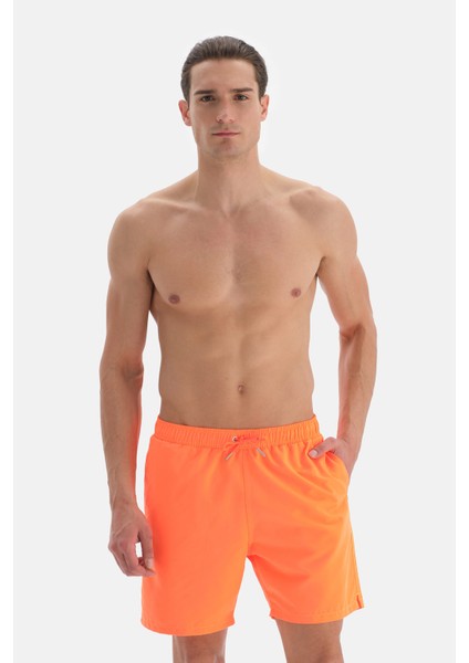 Neon Turucu Düz Orta Şort