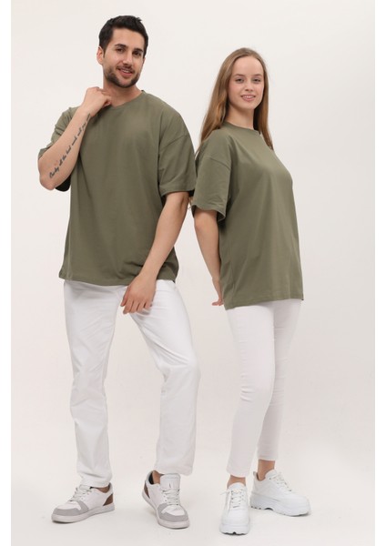 Unisex Haki Oversize Bol Kalıp Basic T-Shirt (Sevgili Çift Kombini Tavsiyesi)