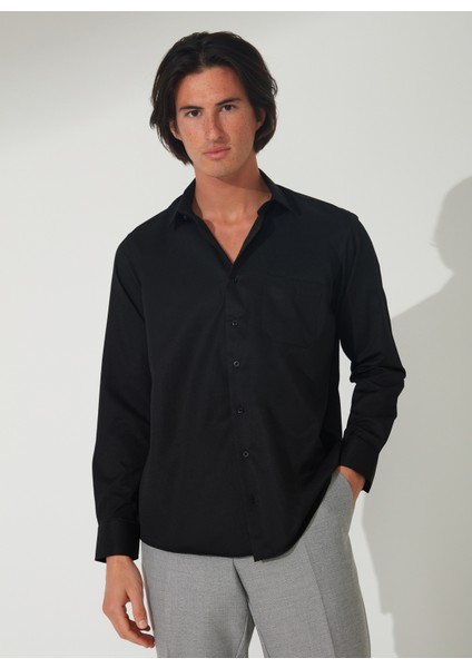 Regular Fit Klasik Yaka Armürlü Siyah Erkek Gömlek GM2025000270